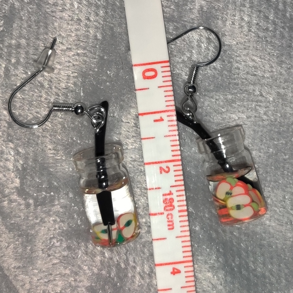 Cute Apple water Earrings 🍎🍏 - Picture 3 of 3